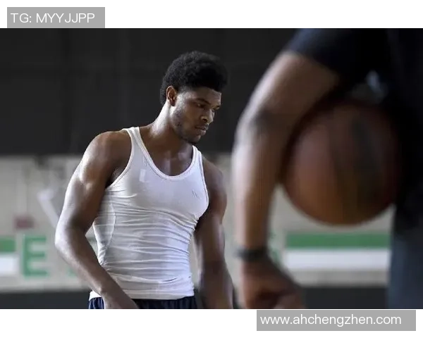 斯库特亨德森：未来篮球之星的崛起与挑战探讨